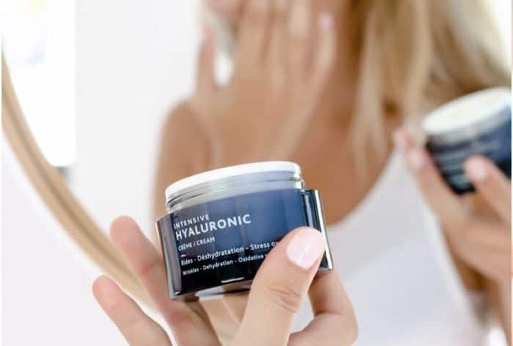 Crema Intensiva all’Acido Ialuronico: Idratazione Profonda per una Pelle Più Liscia e Luminosa